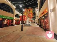 在自己的节奏里，热闹或安静，都是好的风景…在这安静的街道，倾听您的故事，真的很惬意；大家猜猜这是哪里？配图