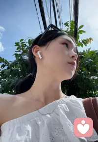 们总在忙着照顾别人，
却忘了自己也需要被看见。
那些被忽略的情绪，
不是矫情，是你在喊“我需要抱抱”。
我愿意做你情绪的容器，
听你说那些没说出口的话，
陪你在迷茫里找到一点光。
慢慢来，
你值得被温柔对待。
🌿 预约倾听，与自己和解配图