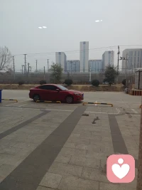 给力心理价格透明公道，倾诉热线低价亲民，拒绝竞价排名，咨询师按口碑动态排序，操作便捷、响应迅速，是靠谱的心理健康守护平台！配图