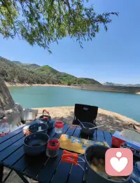 饿时煎饼贵
饱时菊花香
寻常皆美好
当下最绵长
分享你的快乐
倾听你的忧伤
陪你走出阴霾
迎来无限风光