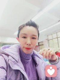 有时候只想静静的什么都不想
有时候就想狠狠的发一通牢骚
有没有同款配图