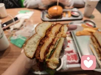 周围傻逼太多了，吃点好的犒劳自己，就又有动力了配图