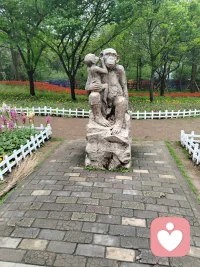 记住一句话：
你的脸，就是你的人生态度。你活得清醒，脸就干净；你活得内耗，脸就疲惫。新颜值，先修心，再修形。