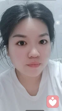 你好呀～我在这里认真听你说，
不管是什么情绪、什么事，
都可以慢慢讲，我会耐心陪伴你😊配图