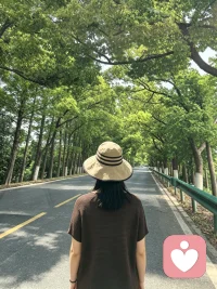 人生本就有缺憾，平平淡淡，便是心安。配图