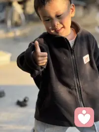 去它的不愉快，不考虑别人，只在乎自己，活的越自私，生活越愉快