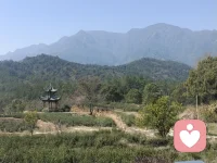 【原创】真正的利他，一定不是忽略自己的感受，去委曲求全做老好人烂好人。

​真正的利他，是一定先关注照顾自己的心灵感受，自身有足够多的能量能力才能去利他，自己都不舒服，何来利他？自己都不爱，何以爱他人？

​真正的利他，最终一定是利己的，一定是双赢的状态。