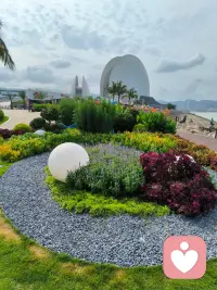 世界喧嚣，总有人愿意倾听，接纳你的情绪，读懂你的心事，不用勉强合群，不必独自硬抗，你的脆弱与迷茫，在这里都被温柔安放。成年人的崩溃，从来都悄无声息，说不出的委屈，压在心底的内耗，无人理解的孤独，，，，，陪你和解情绪，温柔治愈