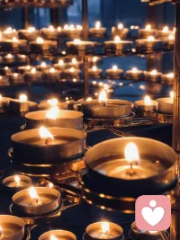 选择终身伴侣的几点构建
第一点：终身伴侣的基石，不是那种短暂，有保质期的激情，而是一种超越生理冲动，能够支撑两个对立灵魂共同成长，彼此滋养的深层情感韧性。
第二点，长期关系的稳固，最终还是要看生活习惯，和脾气秉性的兼容性，那些日常的琐事和情绪管理能力，远比浪漫本身更有决定性。
第三点，你们的未来愿景必须同步，择偶本质上是人生一次战略规划，彼此对生活方式、价值观和人生目标的期望是否合拍，决定了这段关系究竟能不能抵达终点。
选择人生伴侣，如同为人生航程选择一位领航员和一艘共同的船只。我们往往只顾欣赏船帆的浪漫与船体的光鲜，却忽略了检查船只的结构韧性，日常维护的兼容性，以及最后的航向是否一致。最影响我们长期幸福的往往是那些最容易被激情和浪漫遮蔽却又最实际最根本的考量，去构建一个经得时间考验的命运共同体。配图