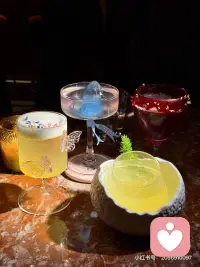 我不是能喝，就是想喝
喝酒不一定快乐，但可以在那段时间里
忘了不快乐，在微醺中把自己还给自己！配图