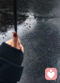 雨落人间，温柔漫过心事重重，万物慢慢自愈
细雨漫漫，日子慢慢，自有暖意配图