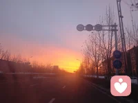 30岁左右，感觉被“生活”这张大网给捆住了，动弹不得，是正常的吗？
不知道有没有人和我一样，每天过着看似稳定，实则让人窒息的生活。配图