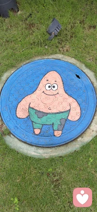 情绪的大坑里有派大星，和他在一起待一会儿，没关系的，待够了，咱再出来就OK啦！配图