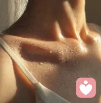 身为倾听师，今天的我很是冒险：

凌晨一点开始，私聊3个案主，之后连线2个个案。
是从窗户跑进来的晨光把我接回现实。
沐浴之后，又去行走了95分钟，顺便练习了一下五感。
早餐之后，观摩一个留守与休学的督案，半上午小憩2小时，之后接了两个朋辈短线咨询。中午休息不到一个小时。
下午接纳了1个新案，继续2个长程个案，傍晚的时候赴约我的督导师的个案督导，然后抓紧休息。
晚上8点开始直播学习，直播结束后，简单小结一下吧，今天我一定11点静默睡觉。#极限挑战一次#仅此一次配图