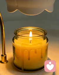 夜深了，你闭上眼睛，想睡，
但脑子里全是声音。
不是别人的声音，是你自己的声音。

它在说：我好累。它在说：我好委屈。它在说：我好想哭。

其实你也不想这样，只是这些声音，从来没人听见。

抱抱正和自己打架的你：你不是一个人，我听见了。

发个表情就行。
深夜陪伴，    
专业陪伴｜陪你，在温暖、舒适中自愈，活成想要的模样。配图