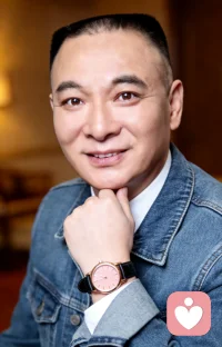每一步都在靠近想要的生活，哪怕只是一小步。
别放弃，你比想象中更强大，也会过上意想不到的幸福配图