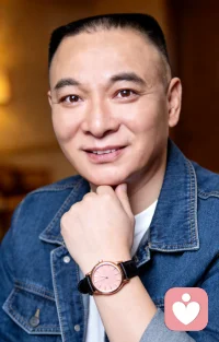 当真正看清自己后，你身边的人就会变得温柔起来，你的天空也会变得明亮起来，你的世界也就会变得温柔起来。