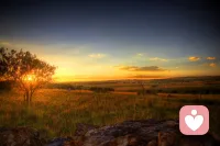 我是一名倾听者，不评判、不说教、不打断。
在这里，你可以放心卸下所有疲惫与伪装，
把委屈、焦虑、迷茫、难过，慢慢说给我听。
我会安静陪伴，温柔接住你的所有情绪，
陪你看见自己，治愈自己，慢慢变好。配图