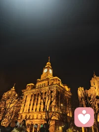 中年最好的状态，是独处时不孤独，佛系时不颓废。看淡世事，守住本心，不迎合，不将就，不内耗，不患得患失。把时间和精力，都放在提升自己、好好成长上。