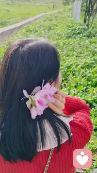 教育不是逼着孩子优秀，而是陪着他慢慢长大。接纳平凡，包容缺点，温柔引导，耐心守候。最好的家庭教育，是父母情绪稳定，孩子内心丰盈。配图