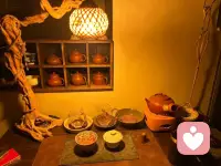 一个家最温暖的样子，

不过是有人愿意说，有人愿意听，

有人愿意在你疲惫时接住你的情绪，

在你脆弱时守护你的真心。