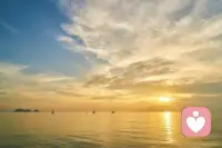 沉默是倾听，比千言万语更能打动人心。配图