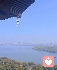 风雨人生路，你陪我一程
我念你一生，往后余生，
见与不见，你都在我心里。配图