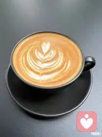 真正重要的人，不是数量，而是质量：懂你悲欢，给你支持，在你难时伸手，在你累时陪伴。他们是人生路上的光，温暖岁月，照亮前行，让我们在孤单时不绝望，在疲惫时有人依靠。配图