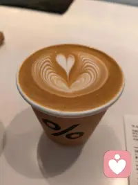 人生本就是一边取舍，一边成长；一边告别，一边前行。在一次又一次的选择中，我们褪去迷茫，学会坚定，最终活成独一无二的自己。配图