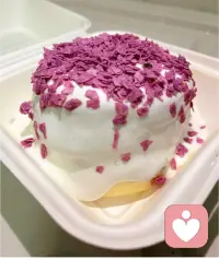 成年人的世界，从不缺讲道理的人，缺的是不评判、不打断、不指责，只安静听你说话、接纳你所有情绪的人。配图
