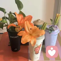 爱自己，是让灵魂住得舒服，而非活成别人期待的模样。配图