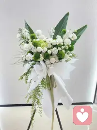 高考中考期间，父母对孩子的养育与教育，从来不止是一张成绩单。
比起分数，更想教他勇敢表达自己，接纳自己的不完美，也学会面对世界的不圆满。愿他内心有底气，眼里有光芒，不被世俗定义，永远活得坦荡明亮。