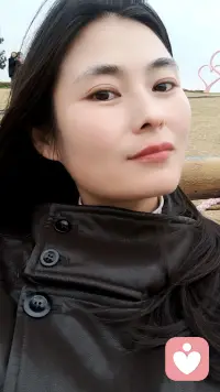 秋天的风在提醒我，不必追赶谁，不必成为谁，安安心心做自己就很好。配图