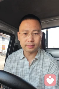如果是一位带有极具攻击性的来访者，不管是语音还是文字，其实是很难让对方安静下来。通常我给到的回复就是，你的问题超出了我的能力范围，你需要找能力更强的老师来帮你。