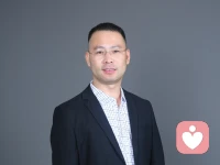 原来你一直不肯放手、苦苦坚持的，从来都不是非他不可。
你怀念、舍不得的，是那个当年满腔热忱，敢不顾一切、毫无保留去爱的自己。
舍不得那份纯粹的勇气，舍不得那样赤诚热烈的真心。不是还爱着，是心疼曾经那样认真的自己。