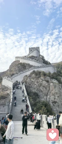 父母对孩子有保留的、打折扣的、不情愿的、不舍得的爱和物质的给予，会造成一个孩子成年后的匮乏感和不配得感。配图