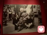 主体性就是，无论在任何人面前你都可以做一个活生生的，有血有肉，有感受，有情绪，有脾气，有想法，有主见，而且可以去表达和释放的人。

你不用压抑自己，不用委屈自己，不用隐藏自己，不用伪装自己，你可以去表达自己真实的想法，你可以自由伸展自己的动力，你在为活出真实完整的自己而努力。同时，你也允许别人这样。