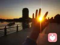 当我们努力使自己变得比现在更好的时候，我们周围的一切也会变得更好！配图