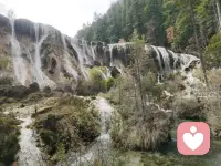 一直站在树上的鸟，从不会害怕树枝断裂，它相信的不是树枝，而是他自己的翅膀！
只要你行动，你的脑子自然会开始浮现计划，脚踏实地的感觉也会带给你自信。这么一来你心中“担心自己不会成功的不安和寂寞”想必也能渐渐缓和下来！
（下面的图是我旅游自拍的，一起乐呵乐呵吧）配图