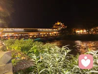 你不用一直很坚强，
累了就停下来，
我会一直在，
接住你所有的情绪和不安。