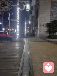 生活有点苦，但你要很甜。累了就歇一歇，人生是不是赶路，而是感受路。配图