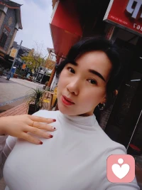 今天心情特别好，感觉整个世界都明亮起来了，你呢？最近怎么样呀？配图