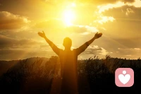 真正的力量不是从不跌倒，
而是每次跌倒后，
都能勇敢地站起来👫。配图