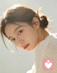 你不是一个人在撑，
我愿意做你情绪的出口，
做你沉默时的陪伴。配图