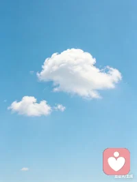 内心空虚、无人陪伴的婚姻引发焦虑核心之一

    情感剥夺型焦虑：核心需求长期得不到满足
 
     成年人的亲密关系有3个底层刚需：被看见、被回应、被陪伴。而“没人陪伴的婚姻”，本质是情感持续被剥夺：
    你倾诉委屈，对方冷漠敷衍；你渴望亲密，对方刻意回避；你需要情绪支撑，对方始终缺位；
​    长期处于“单向付出、无人共情”的状态，你的情感缺口会越来越大，大脑会持续处于「需求未被满足」的紧张状态；
     这种紧张无法通过自我调节消解，最终转化为焦虑：比如反复纠结“为什么他不在乎我”“这段婚姻到底有什么意义”，越想越慌，陷入恶性循环。