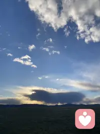 今日的晚霞真美，希望看到图片的你心情美丽，活在当下配图