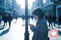 这世界上有那么多人，可是他们不能陪你回家。张爱玲