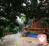 天突然下雨了，但我风雨无阻，一直在这里等你。配图