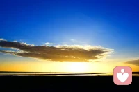 什么是格局？当你想争辩却选择了沉默；当你心里委屈，却依然扛起责任；当你看不惯某些言行，却仍然保持尊重；当你有一万句反驳的话，最终只回以了微笑。这不是懦弱，而是格局！配图