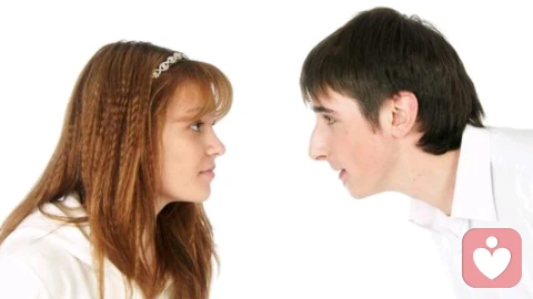 分分合合的关系，本质在拉扯什么\n \n一段反复分分合合的关系，从来都不是简单的爱与不爱，而是藏在心底的执念与不甘，在一次次靠近与推开里，进行着无声却激烈的拉扯